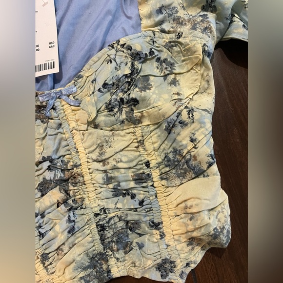 Urban outfitters  Kyra Ruched Blouse in blue Multi - Picture 6 of 9